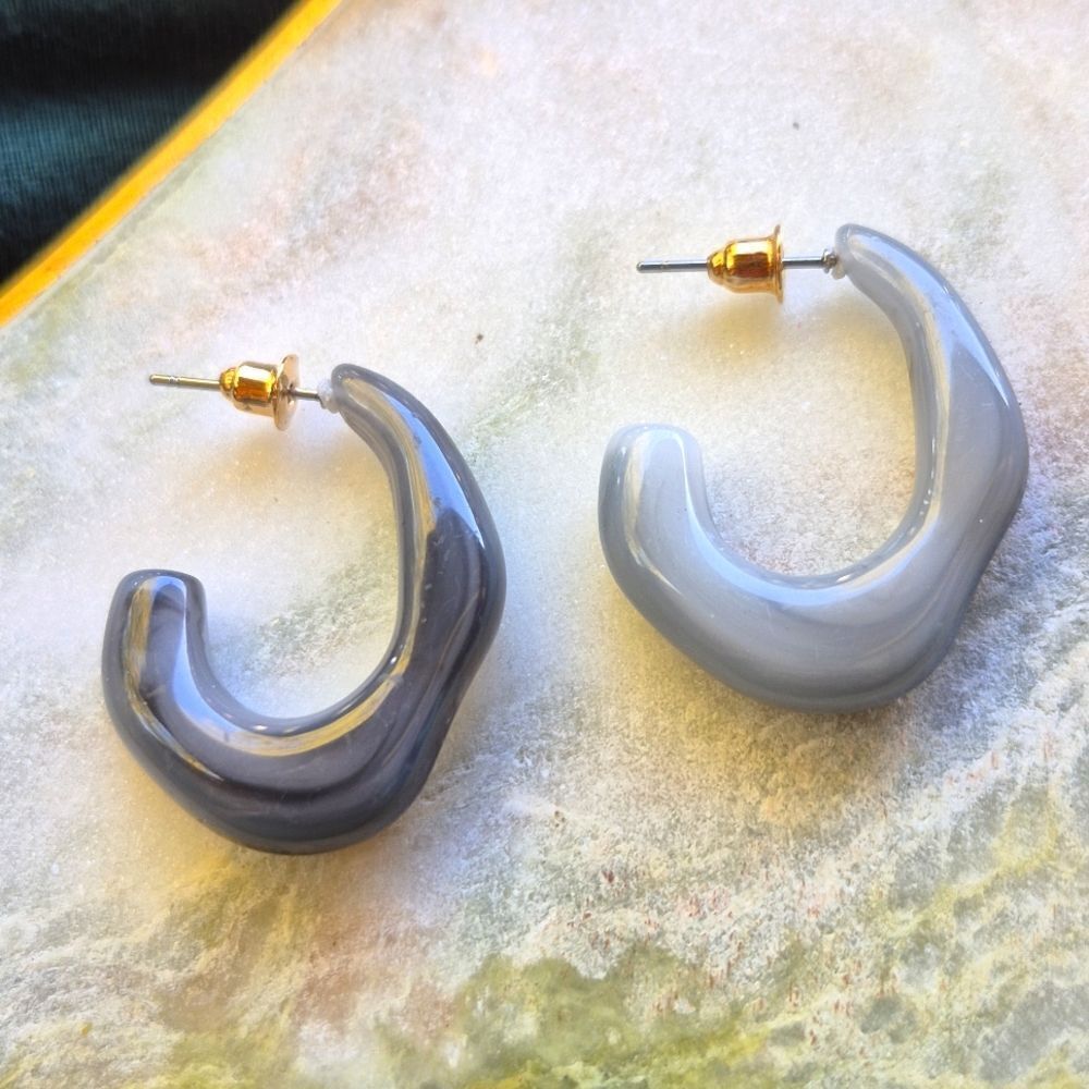 Fashion Jewelry Light Grey To Dark Ombre Curved Earrings